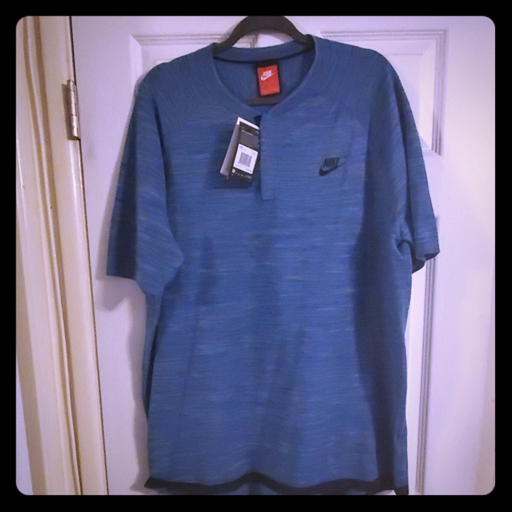 Men's Nike Tech-knit shirt